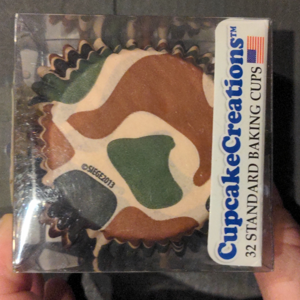 Cupcake Creations 32 Camo Cupcake Baking Cups new